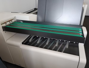 KIP 870 + online-Faltmaschine Fold 2800 inkl. Heftstreifenautomat